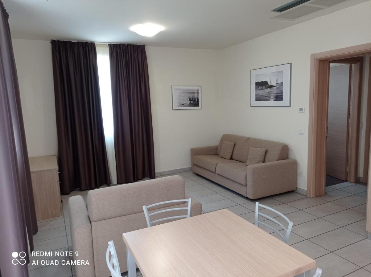 Residence Belmare Римини Екстериор снимка