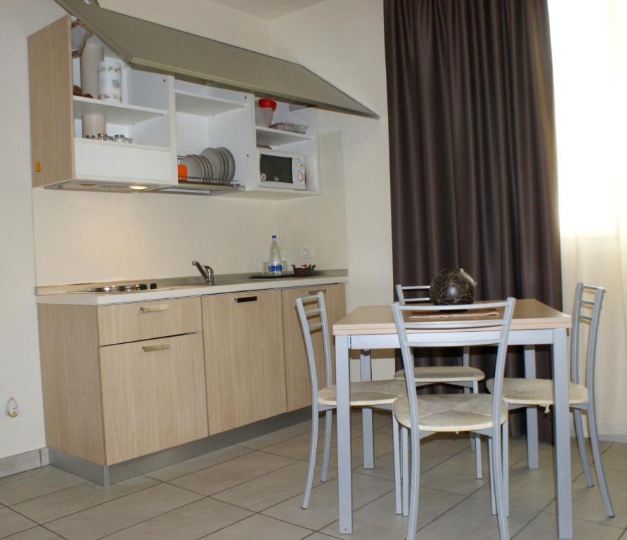 Residence Belmare Римини Стая снимка